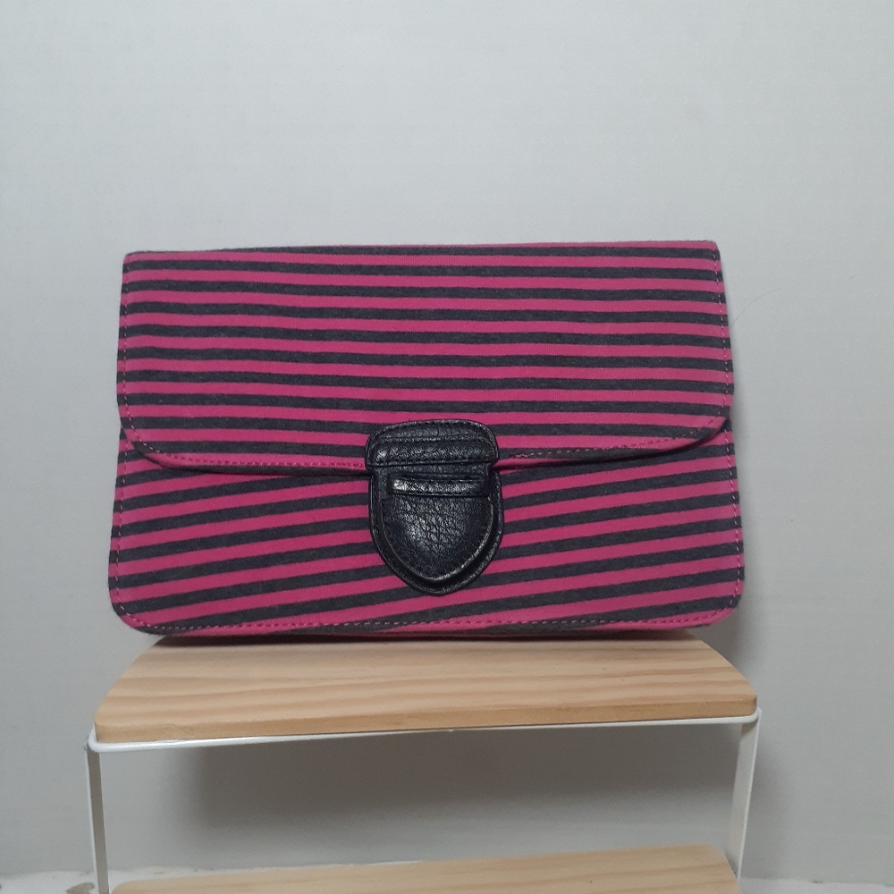 *NWT* Womens Striped Purse - Picture 4 of 8